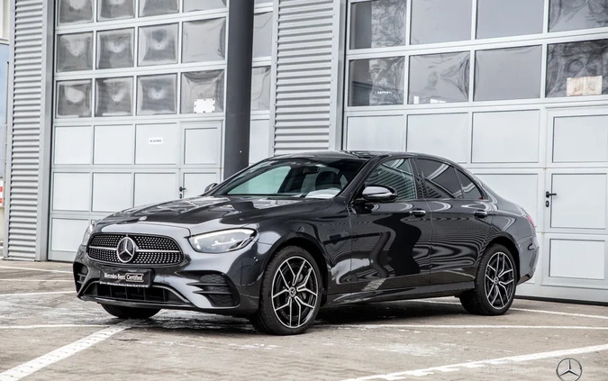 Mercedes-Benz Klasa E cena 249900 przebieg: 9893, rok produkcji 2022 z Władysławowo małe 301